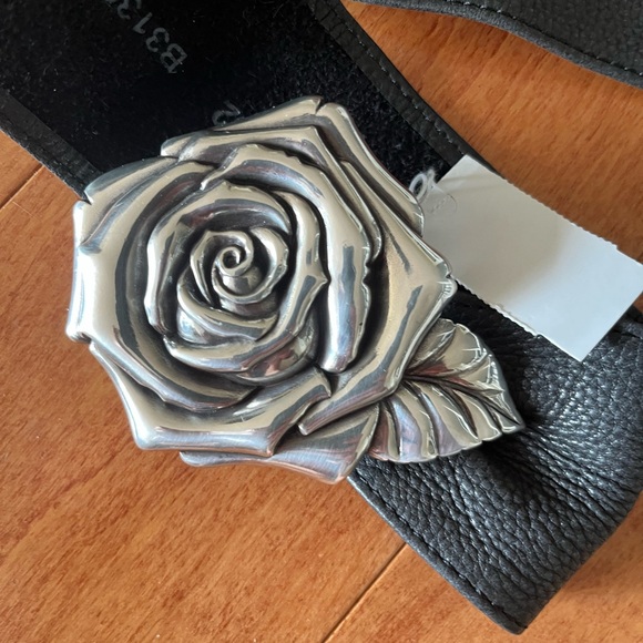 Brighton black leather belt with silver rose - Picture 12 of 15